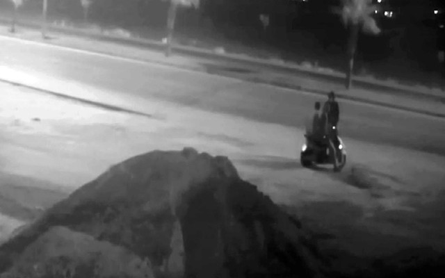 Adana'da akılalmaz olay: Motosikletle gezdirdiği genci bıçaklayıp gasbetti - Resim: 1