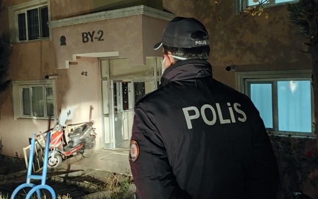 Edirne'de kısıtlama saatlerinde koronavirüs hastası yurttan kaçtı - Resim: 0