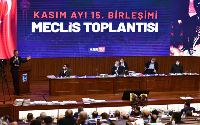 Mansur Beyin belediyeciliğinin özeti: 10 milyara 1 heykel - Resim: 2