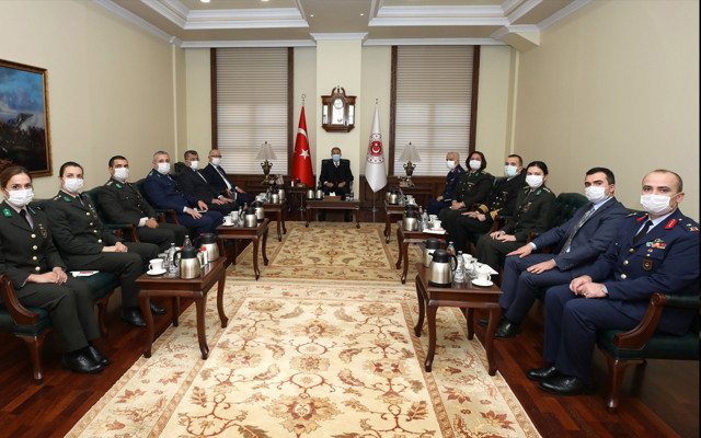 Milli Savunma Bakanı Hulusi Akar, MSB'de görevli öğretmenlerle bir araya geldi - Resim: 1