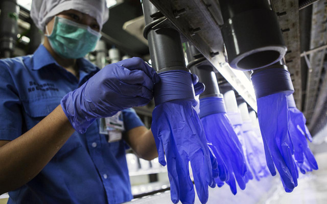 Malezya’da dünyanın en büyüğüydü! Fabrikada 2 bin 500 işçi koronaya yakalandı - Resim: 0