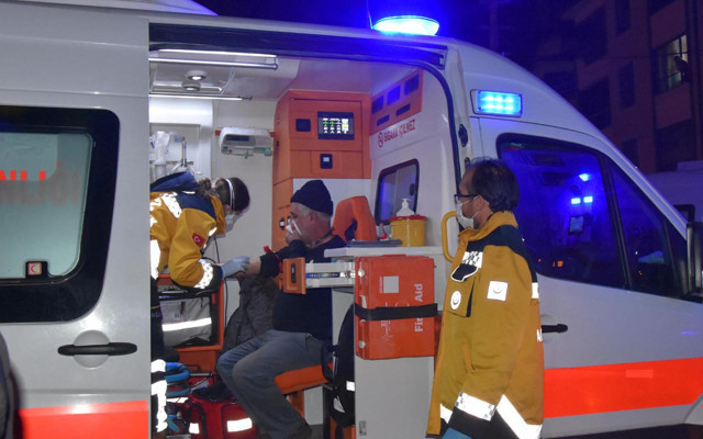 Kütahya'da otobüsler çarpıştı: 1'i ağır 12 kişi yaralandı - Resim: 1