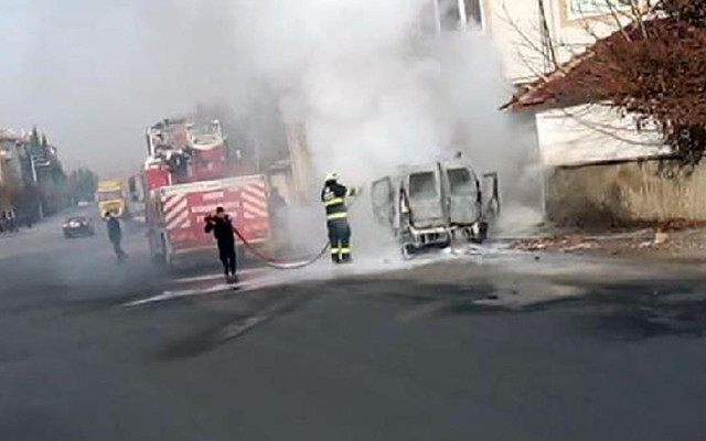Eskişehir'de yanan otomobilini söndürmek isterken kalp krizinden öldü - Resim: 1