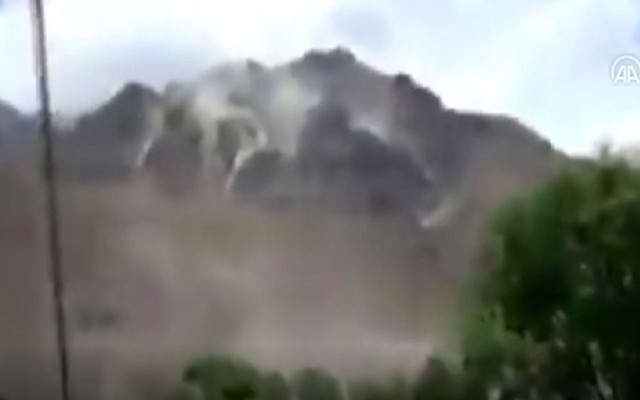 Arjantin'de 5,8 büyüklüğündeki depremin ardından dağlık bölgede toprak kayması oldu - Resim: 0