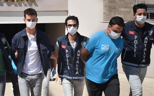 Emlak zenginini öldürüp bagaja soktular! Vladimir boğazını iple sıktı, ben bıçakladım - Resim: 1