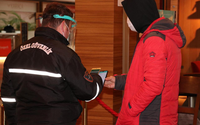 Sultanbeyli’deki 2 alışveriş merkezinde zorunlu HES kodu uygulaması başladı - Resim: 2