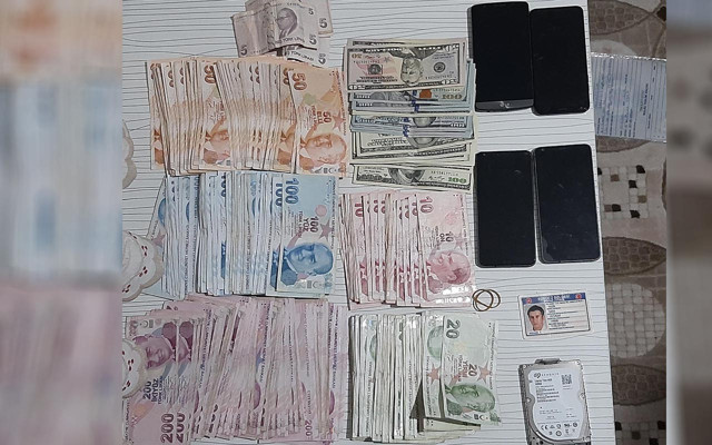 İzmir merkezli FETÖ operasyonunda 66 gözaltı! Türkiye sözde imamının damadı da yakalandı - Resim: 1