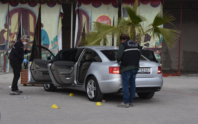 İzmir'de eski eşini başka adamla görünce tüfeğine sarıldı! - Resim: 0