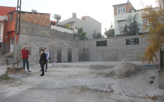 Adana'da intihar: İnşaatı yıkılan müteahhit banyoda kendini vurdu - Resim: 0