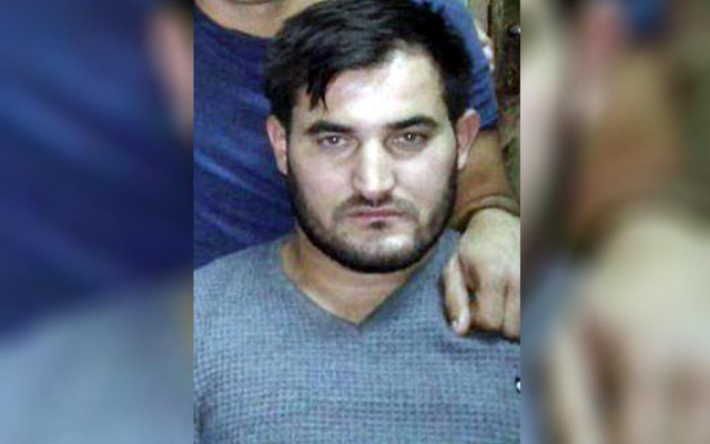 2 haftalık evli komşusunu kalbinden bıçaklayıp öldürdü 10 yıl ceza aldı - Resim: 0