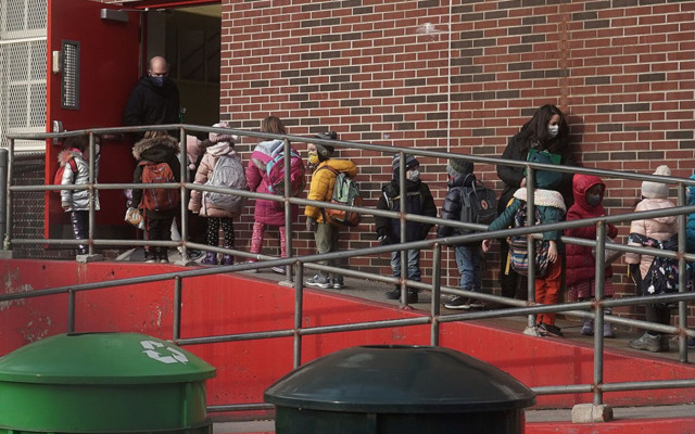 ABD'nin New York kentinde öğrenciler ders başı yaptı - Resim: 2