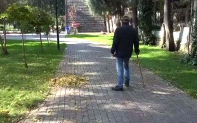 Adana'da vicdansızlık! Eşi 'Sen kansersin' deyip terk etti ablası sokağa attı - Resim: 1