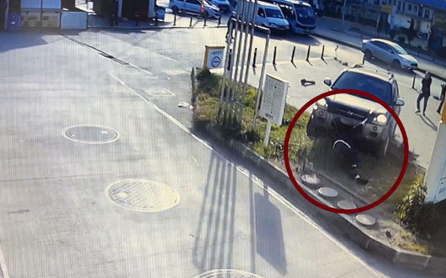 Maltepe'de İranlı kadın feci şekilde can verdi! Otomobilin altında kaldı - Resim: 0