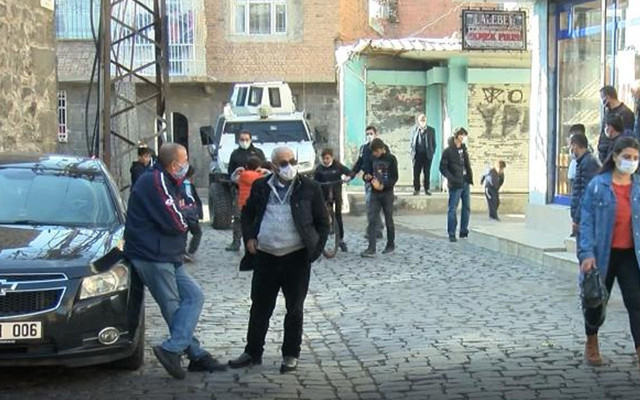 Diyarbakır'da kız çocuğu kaçırma girişimi! Küpesini gözlerine kestirdiler - Resim: 1