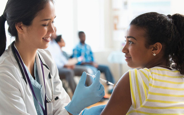 ABD'li Moderna bir ilke imza attı! Koronavirüs aşısı 3 bin çocukta deneniyor - Resim: 0