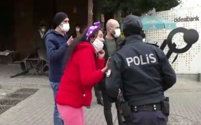 Bursa'da hareketli dakikalar! Polise hakaret etti, vurdu, kaçmaya çalıştı - Resim: 1