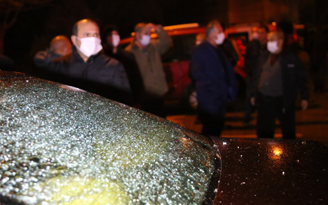 Kocaeli'de apartman dairesinde doğalgaz bomba gibi patladı: 1 ağır yaralı - Resim: 1