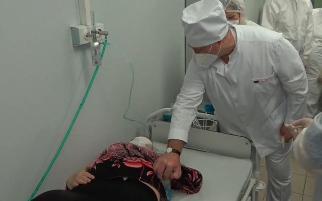 Belarus'ta Aleksandr Lukaşenko'nun yaptığı konuşuluyor! Maskesini indirip konuştu - Resim: 0