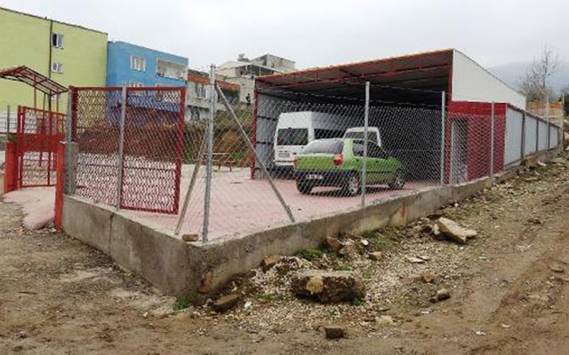 Mahallede tansiyon yükseldi! Bursa'da belediye ekipleri ve polise saldırdılar - Resim: 0