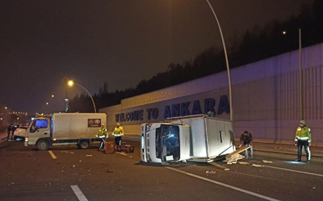 Ankara'da alkollü sürücü kazaya karıştı: 2 kişi öldü 2 kişi yaralandı - Resim: 0