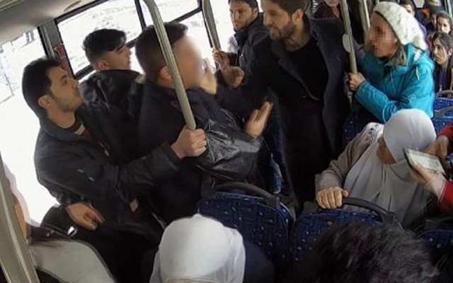 Van'da halk otobüsünde kadınları taciz edip cinsel organını gösterdi! 2 yıl hapisle yargılanacak - Resim: 3