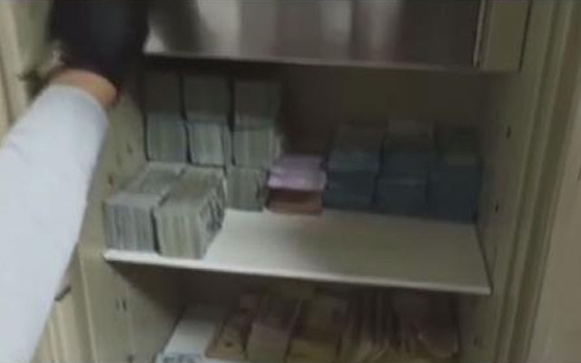 Uluslararası dolandırıcılık şebekesi çökertildi! Binlerce döviz ele geçirildi - Resim: 1