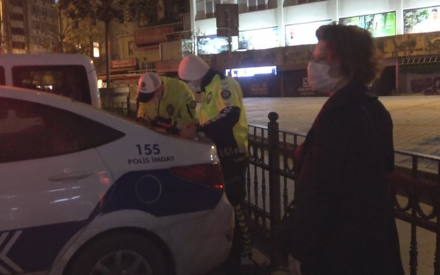 Beyoğlu'nda kısıtlamada sokağa çıkan kadının savunması: Uyumuş kalmışım - Resim: 1