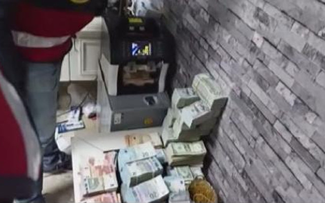 Uluslararası dolandırıcılık şebekesi çökertildi! Binlerce döviz ele geçirildi - Resim: 2