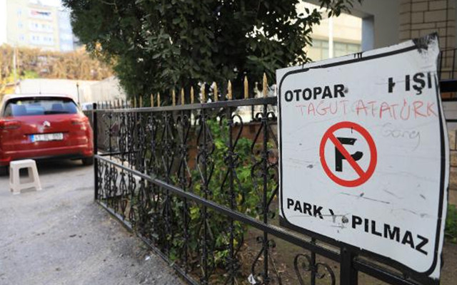 Antalya'da çirkin provokasyon! Duvarlara Atatürk'e hakaret içerikli yazı yazıldı - Resim: 1