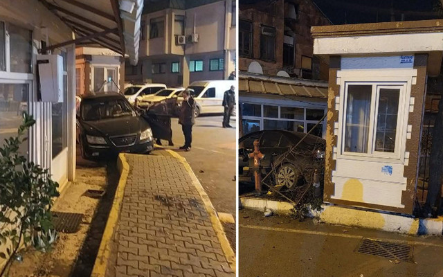 Eyüpsultan'da ilginç kaza: Kaldırıma çıkan otomobil motosiklet sürücüsünü ezdi - Resim: 1