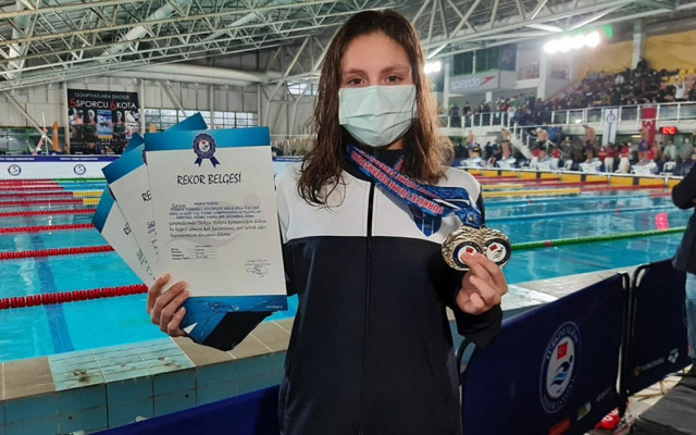 Milli yüzücü Merve Tuncel'den bir başarı daha: Olimpiyat A barajını geçti - Resim: 0