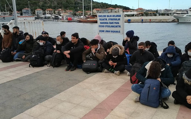 İstanbul'dan 1.2 milyon Euro'luk vurgunla yola çıktı! Kaçak göçmenleri taşıyan gemi yakalandı - Resim: 1