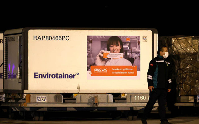 Türkiye'de aşılama ne zaman başlayacak? Bilim Kurulu Üyesi Afşin Emre Kayıpmaz değerlendirdi - Resim: 0