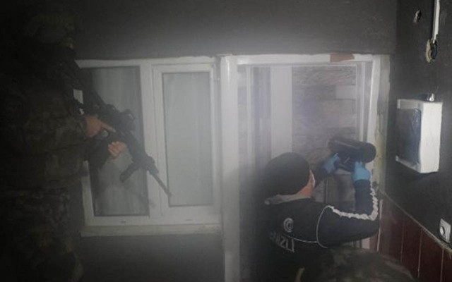 Denizli'de uyuşturucu satıcılarına şok operasyon! Elektrik süpürgesinden uyuşturucu çıktı - Resim: 0
