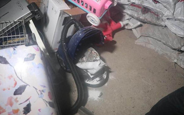 Denizli'de uyuşturucu satıcılarına şok operasyon! Elektrik süpürgesinden uyuşturucu çıktı - Resim: 1