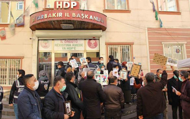 Evlat nöbetindeki ailelerden CHP'ye tepki: Sizde hiç mi vicdan yok Kılıçdaroğlu! - Resim: 1