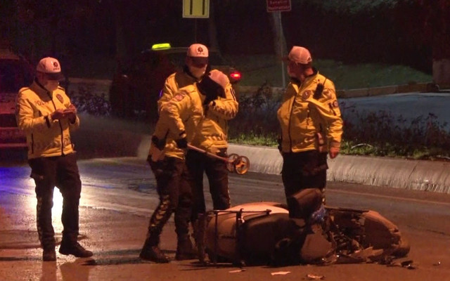 Ümraniye'de motosikletle kamyonetin çarpıştığı kazada 1 kişi öldü - Resim: 1