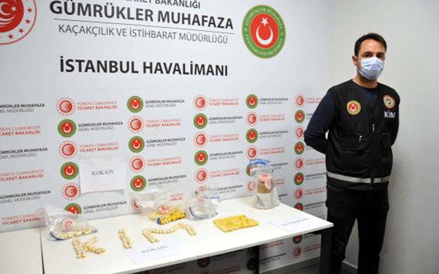 İstanbul Havalimanı'nda yakalandılar hepsi midelerinden çıktı! Değeri 3 milyon lira - Resim: 1