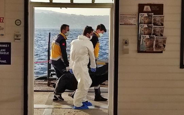 Beşiktaş'ta korkunç intihar: Çantasına taş doldurup denize atladı - Resim: 0