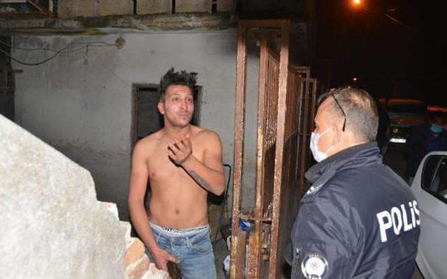 Adana'da otomobildeki çakmaz gazı patladı: 2 yaralı - Resim: 0