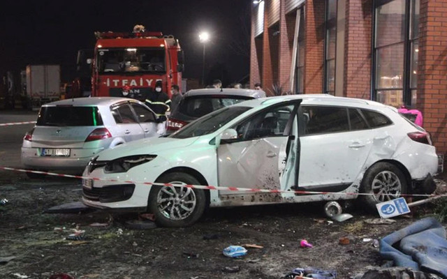 Kocaeli dinlenme tesislerindeki dehşette yeni detay! Eşine bağırıp aracı ölüme sürmüş - Resim: 0