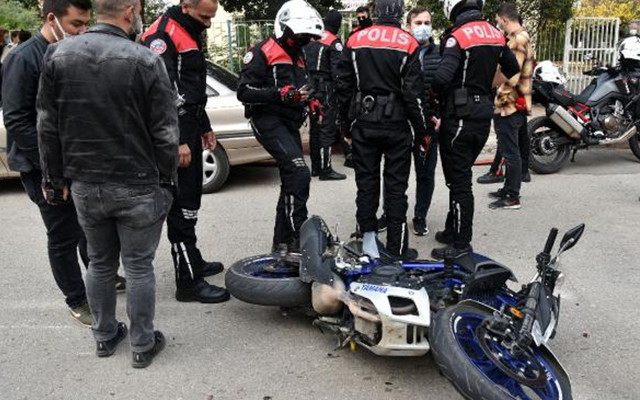 Antalya'da polisin 'dur' ihtarına uymayıp kaçtı! Kaza yapan motosikletli: Kurbanın olayım ağlama - Resim: 2