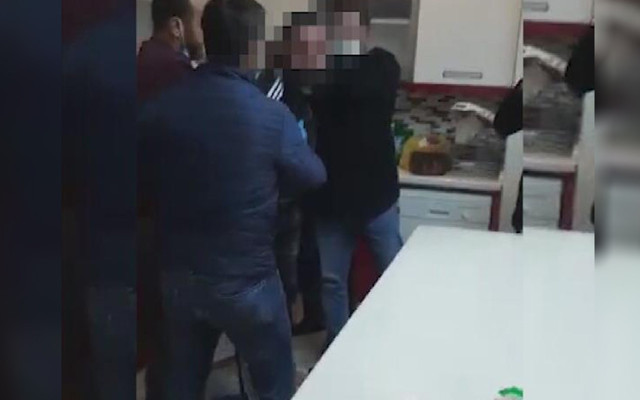 Konya'da cezaevi hükümlüsü eski gardiyan evindeki gizli bölmede yakalandı - Resim: 0