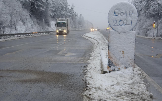Bolu Dağı'nda kar yağışı etkili oldu - Resim: 0