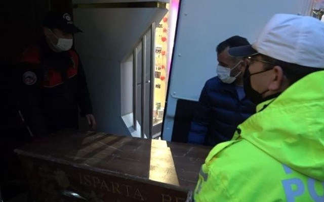 İntihar mı cinayet mi! Isparta'da kafasına poşet geçirilmiş halde bulunmuştu otopsi sonucu... - Resim: 1