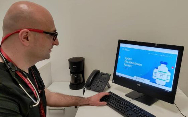 Bilim Kurulu Üyesi Afşin Emre Kayıpmaz aşı oldu yan etkileri açıkladı - Resim: 0