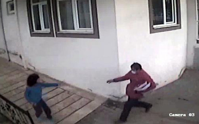 Antalya'da kargocudan otizmli çocuğa tokat! 'Sil baştan geri döndük' - Resim: 1