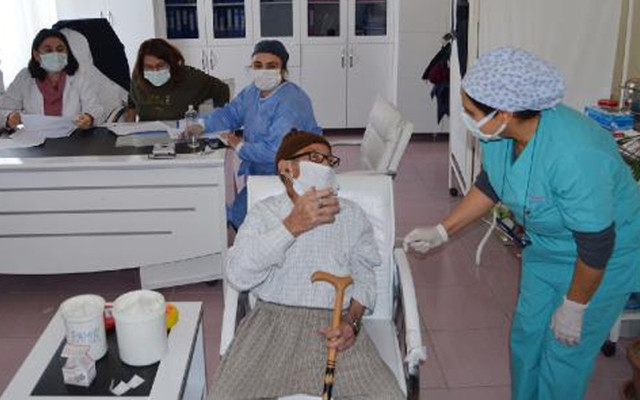 Aksaray'da 88 yaşındaki İsmail amca aşıdan önce şiir okudu alkışları topladı - Resim: 0