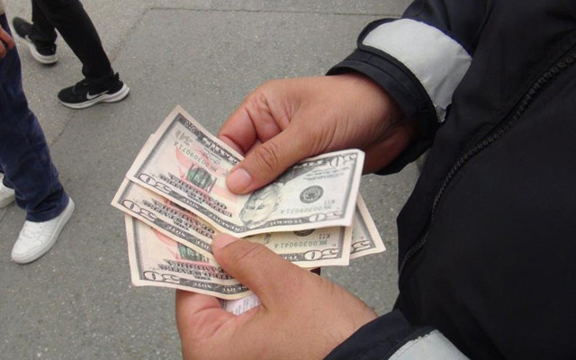 Antalya'da yabancı uyruklu kadının sahte para oyunu! Esnaf polise ihbar etti - Resim: 0