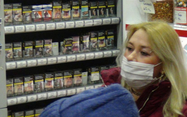 Antalya'da yabancı uyruklu kadının sahte para oyunu! Esnaf polise ihbar etti - Resim: 1